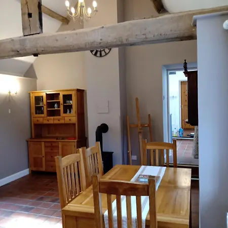 Orchard - A Countryside Stone In A Peaceful Location 펜션